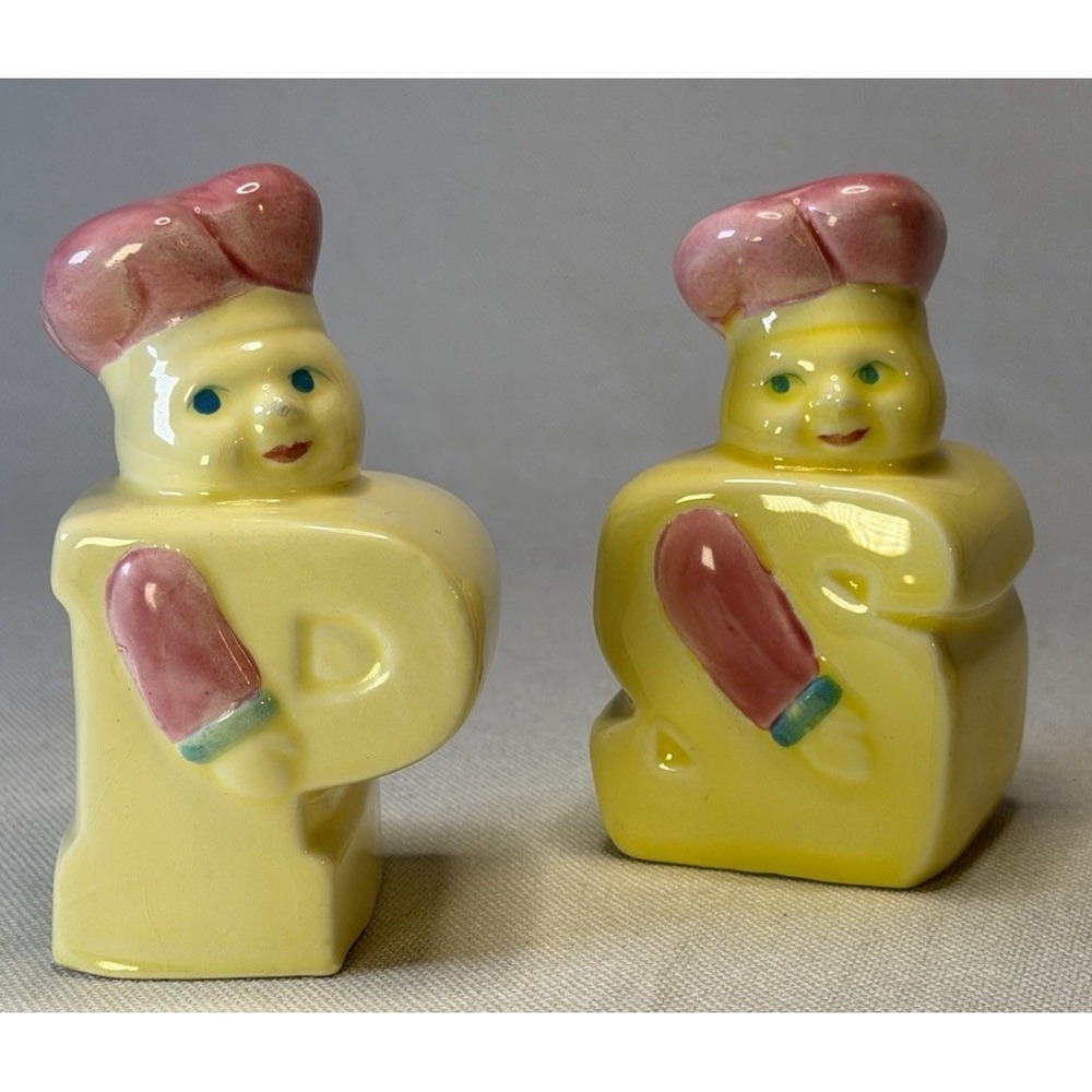 Vtg Shawnee Pottery "S & P" Chefs Salt & Pepper Shakers/Stoppers Excellent!